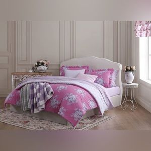 Shabby Chic® Full/Queen Comforter & Shams